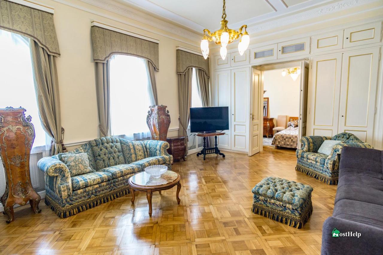 Villa With Hot-Tub, Terrace And Garden, Wenceslass Square Prague Exterior photo