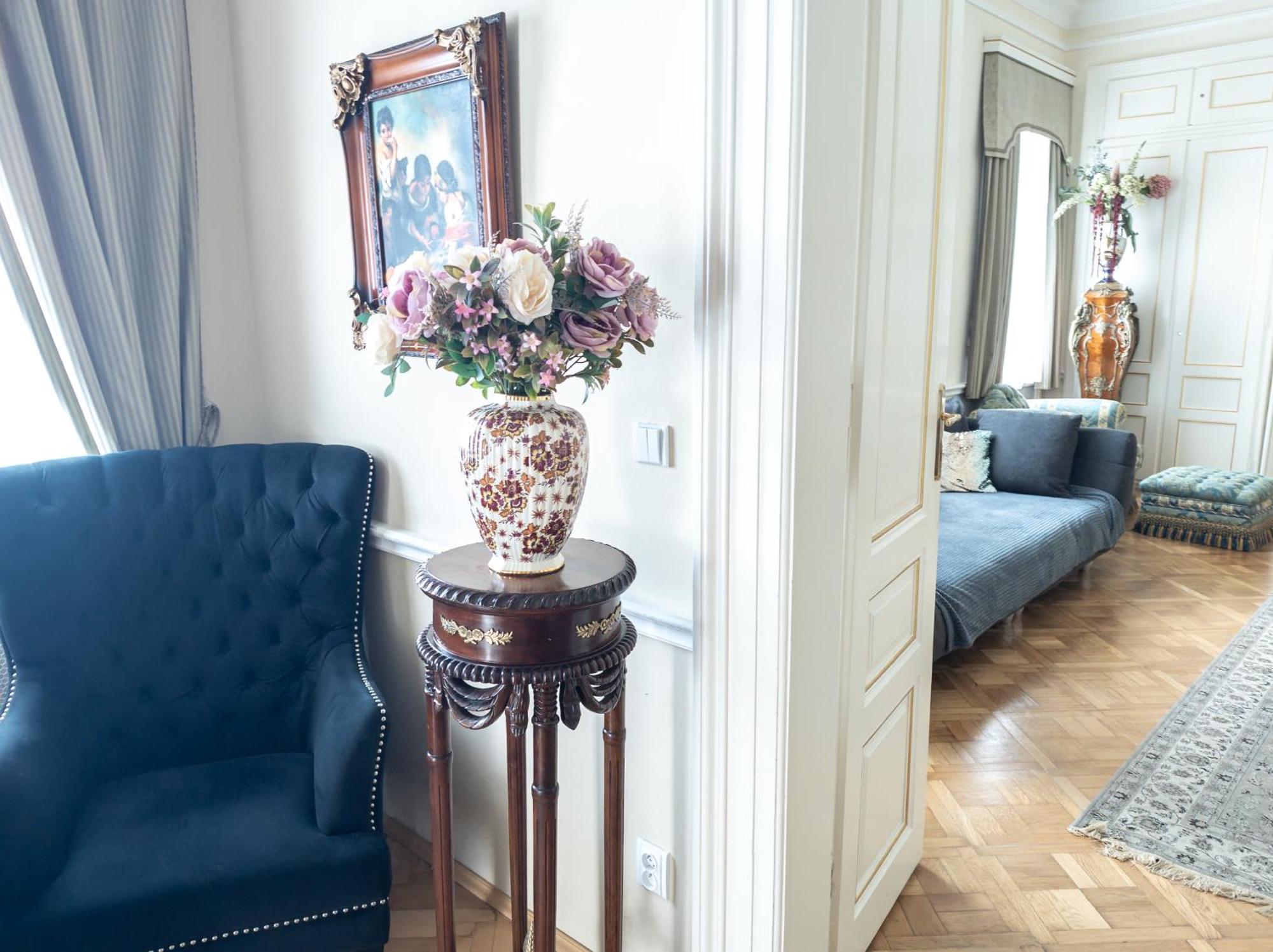 Villa With Hot-Tub, Terrace And Garden, Wenceslass Square Prague Exterior photo