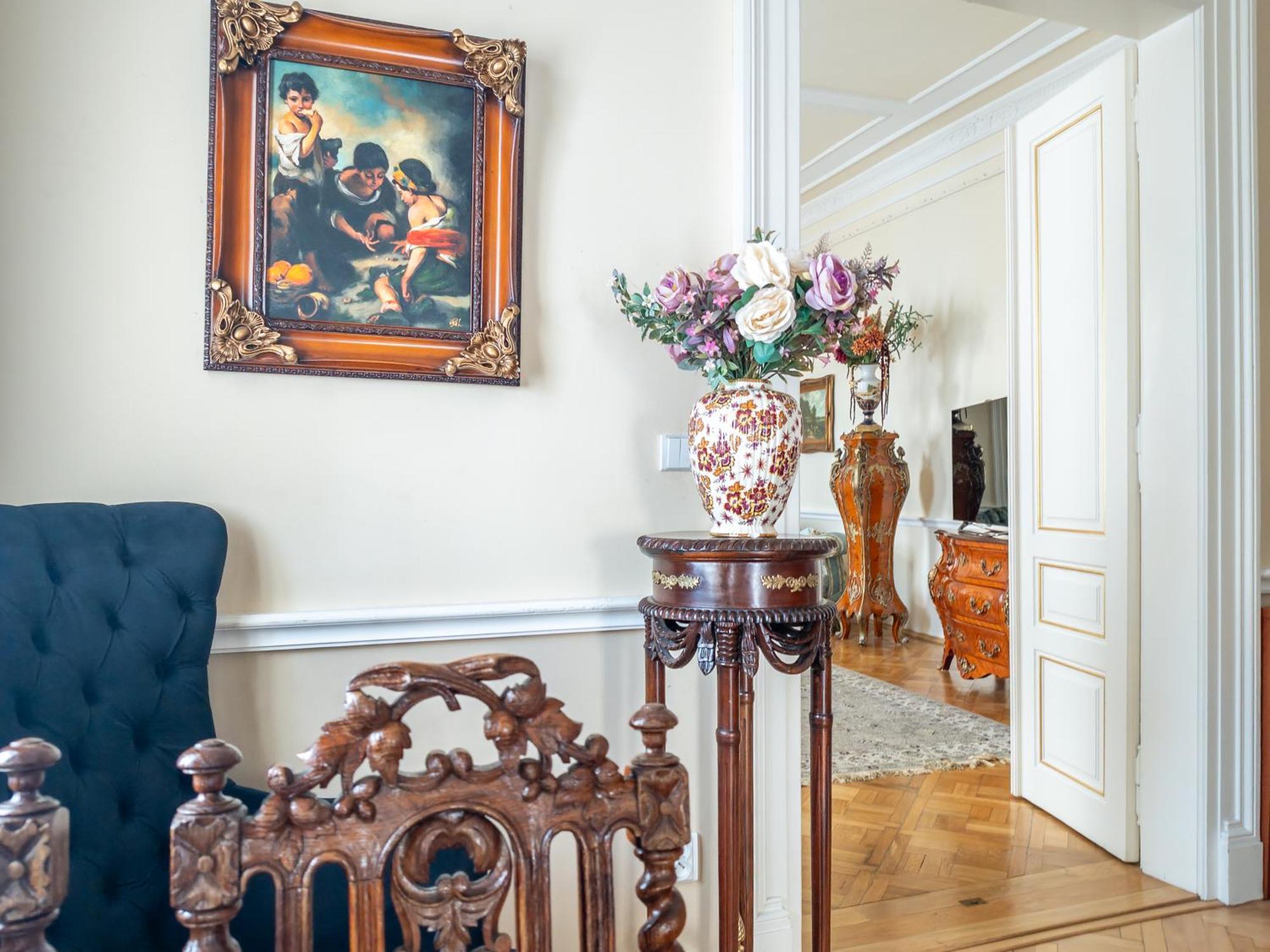Villa With Hot-Tub, Terrace And Garden, Wenceslass Square Prague Exterior photo