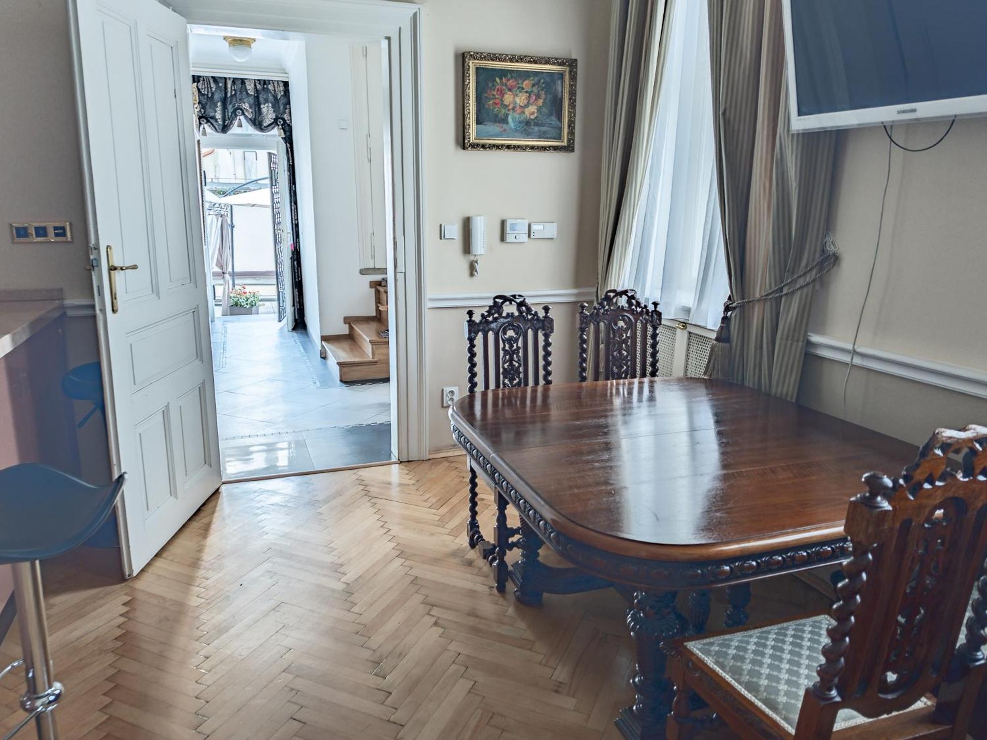 Villa With Hot-Tub, Terrace And Garden, Wenceslass Square Prague Exterior photo
