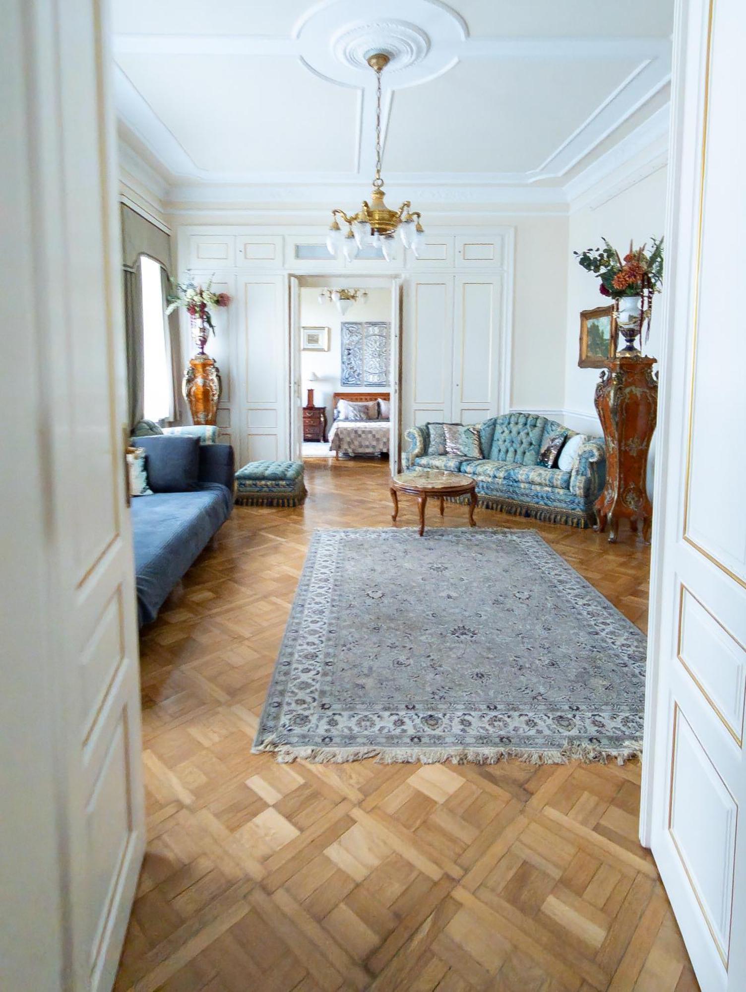 Villa With Hot-Tub, Terrace And Garden, Wenceslass Square Prague Exterior photo