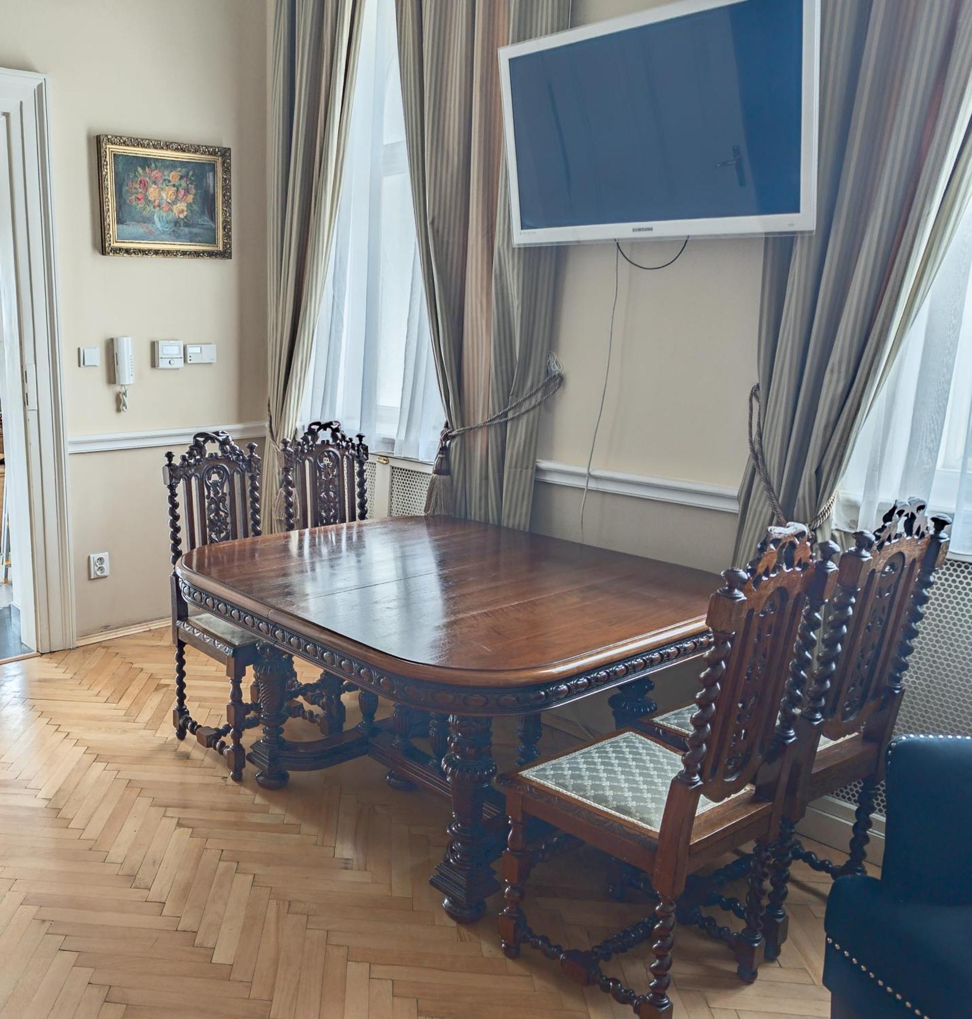 Villa With Hot-Tub, Terrace And Garden, Wenceslass Square Prague Exterior photo